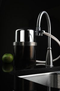 水龙头安装过滤器:台面饮用水系统亚搏直播app下载